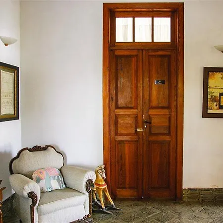 Casa Lola Y Juan Hotel
