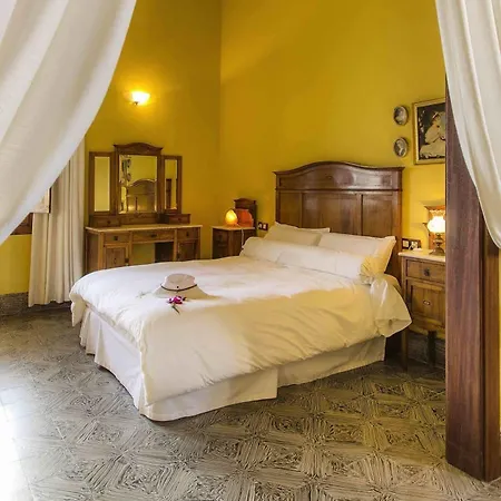 Casa Lola Y Juan Haría